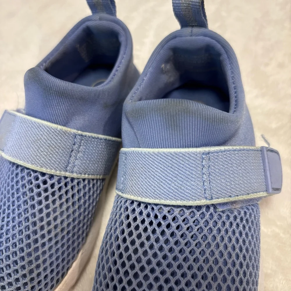Cat & Jack Sneakers waters shoes Size 7 Blue toddler